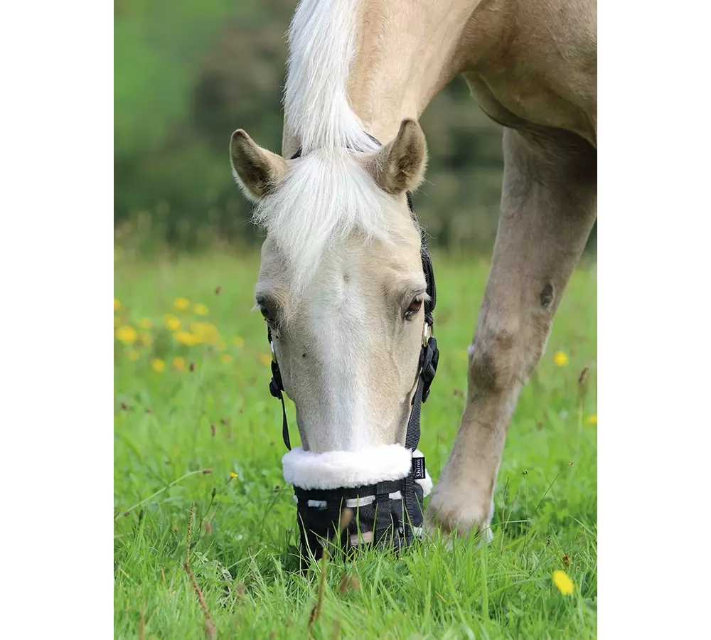 Shires Deluxe Grass Muzzle 3 Shires Deluxe Grass Muzzle