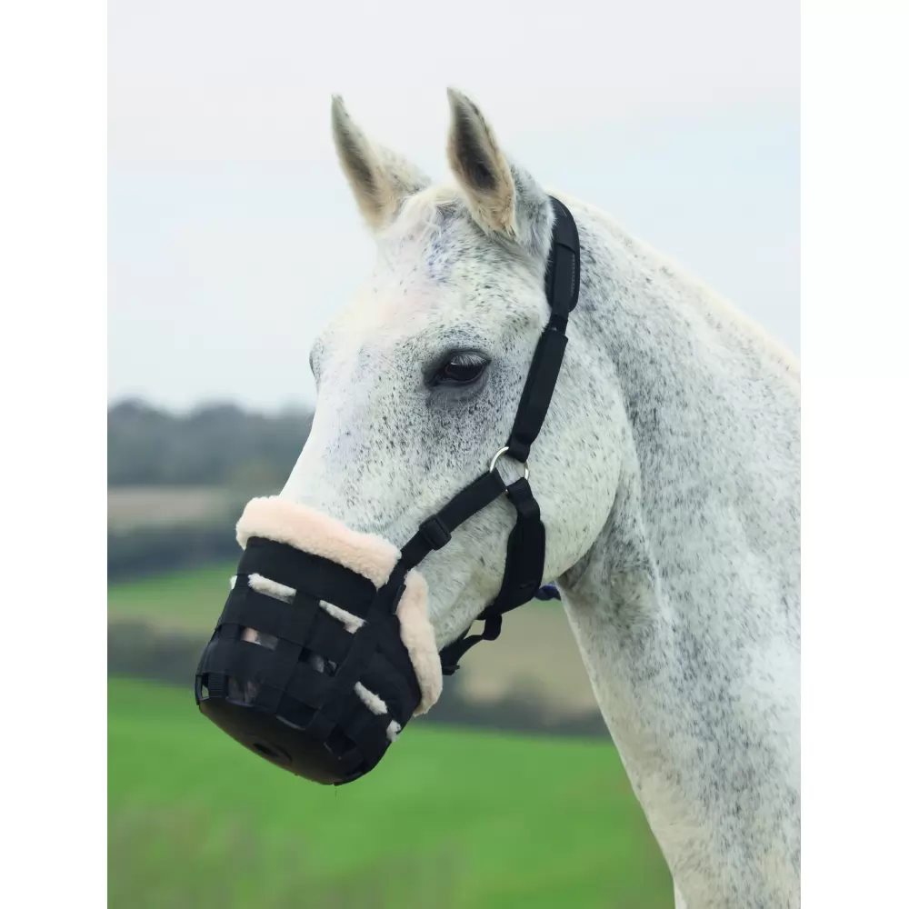 Shires Deluxe Grass Muzzle 5 Shires Deluxe Grass Muzzle - Image 3